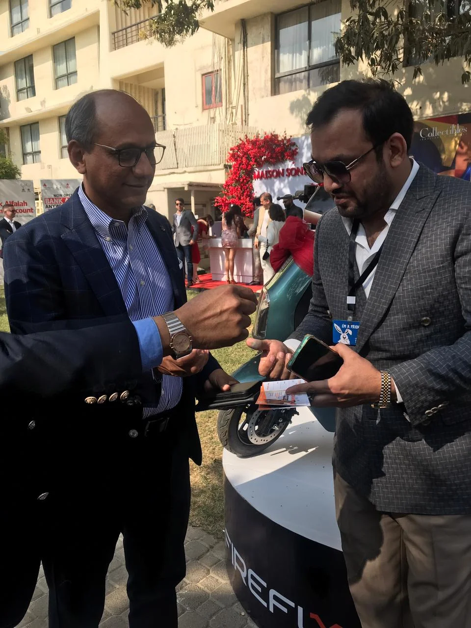 Kidney Center Brunch Lights Up Beach Luxury Hotel gallery image 8