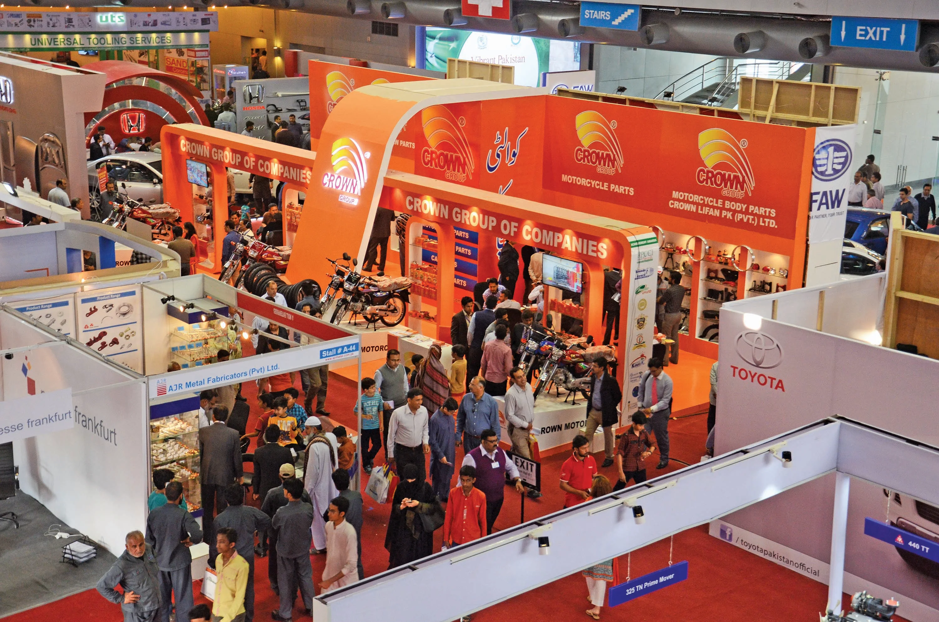 Crown Group at Pakistan Auto Show 2016