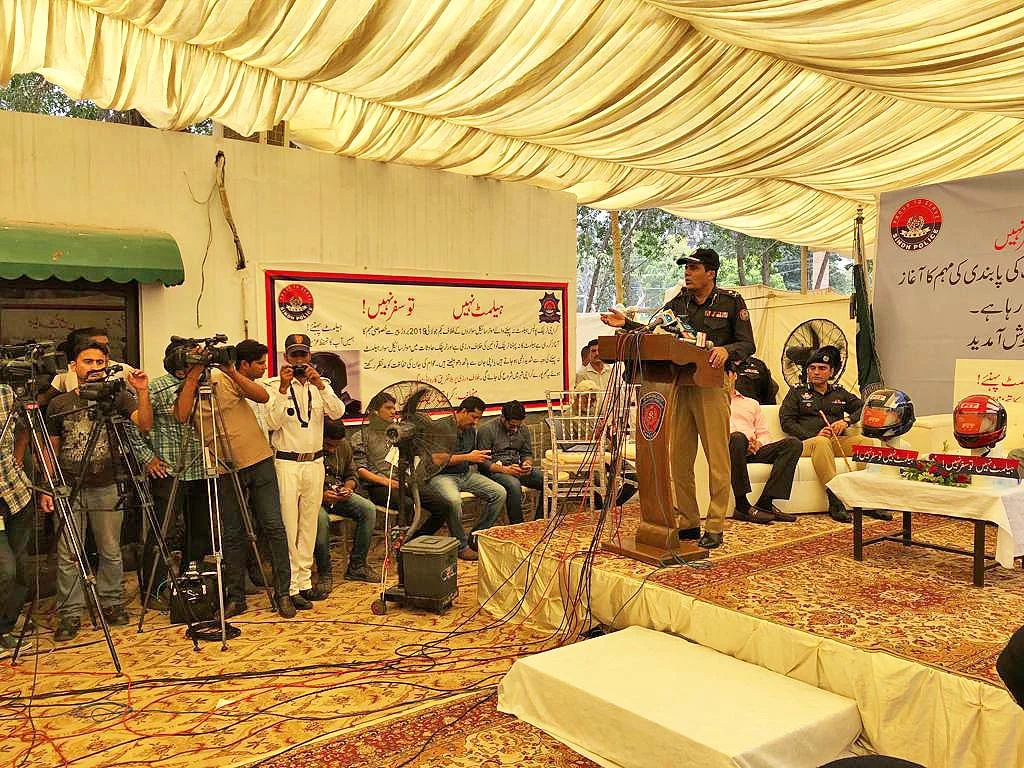 Salute to Karachi Police for Enforcing Helmet Safety gallery image 2