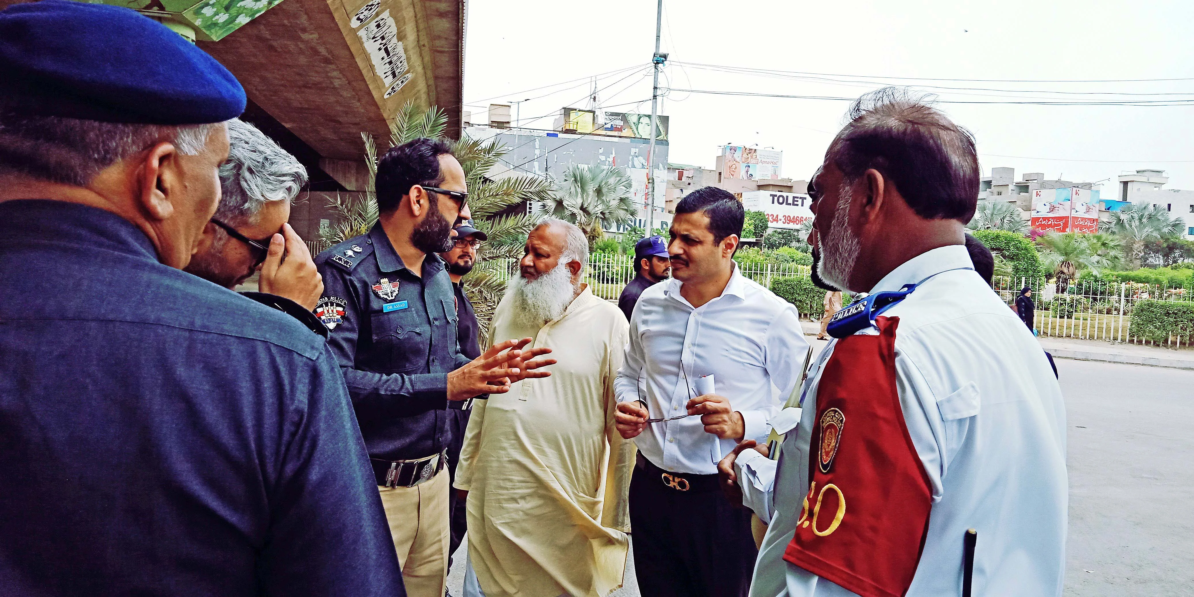 Salute to Karachi Police for Enforcing Helmet Safety gallery image 13