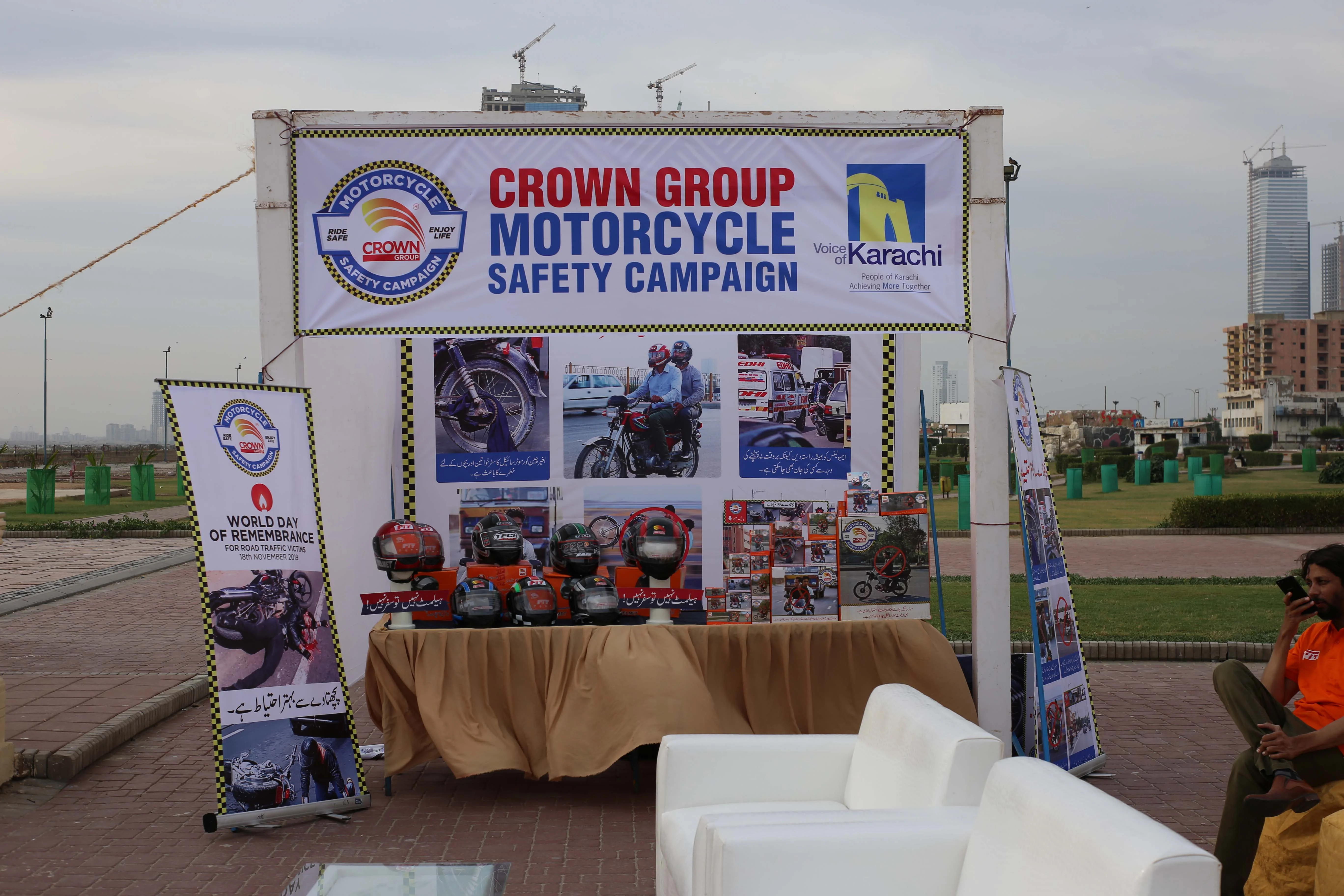 Salute to Karachi Police for Enforcing Helmet Safety gallery image 9