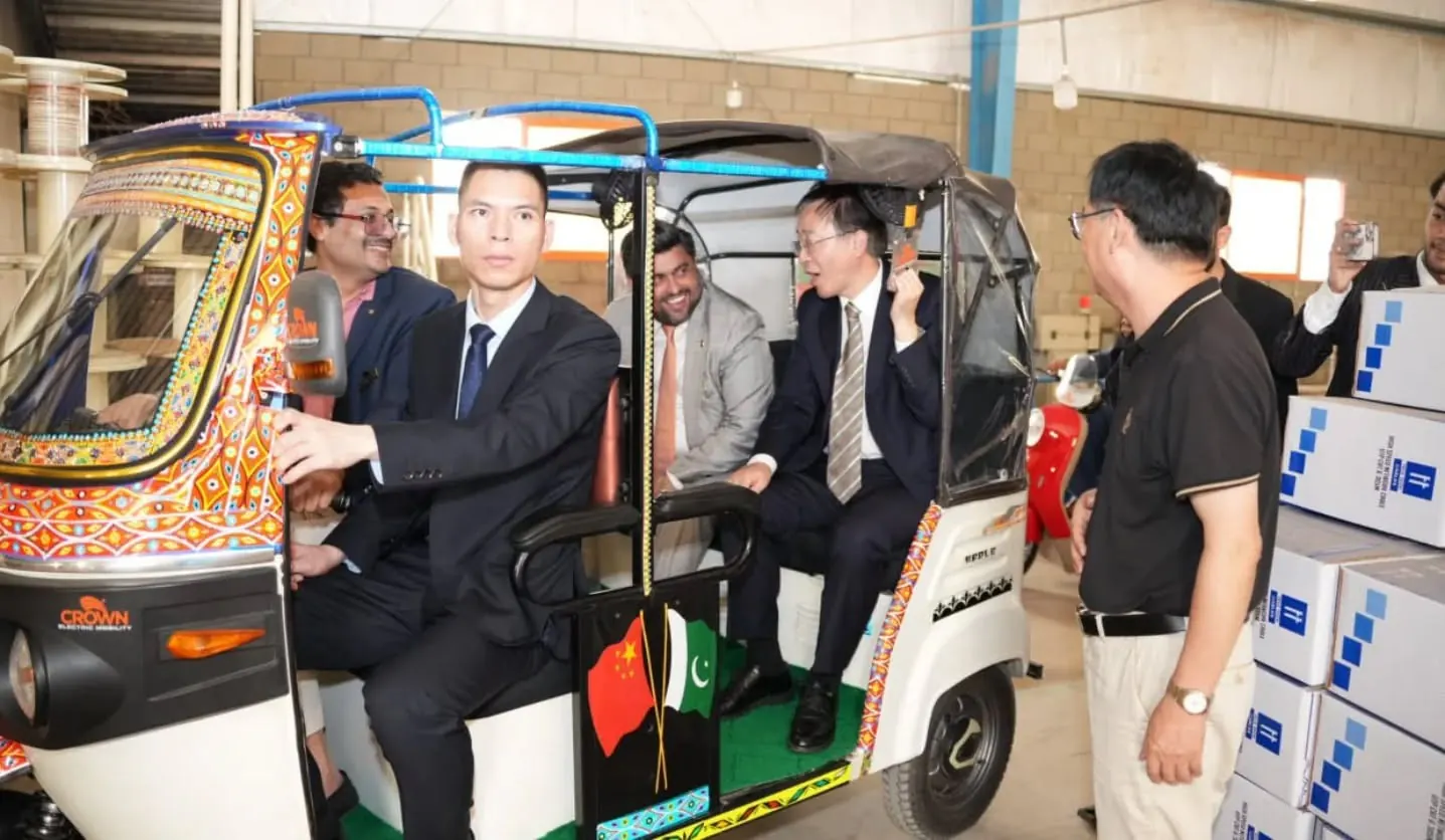 Crown Group Industrial Park Welcomes Governor Sindh Kamran Tessori and Chinese Consul General Yang Yundong gallery image 2