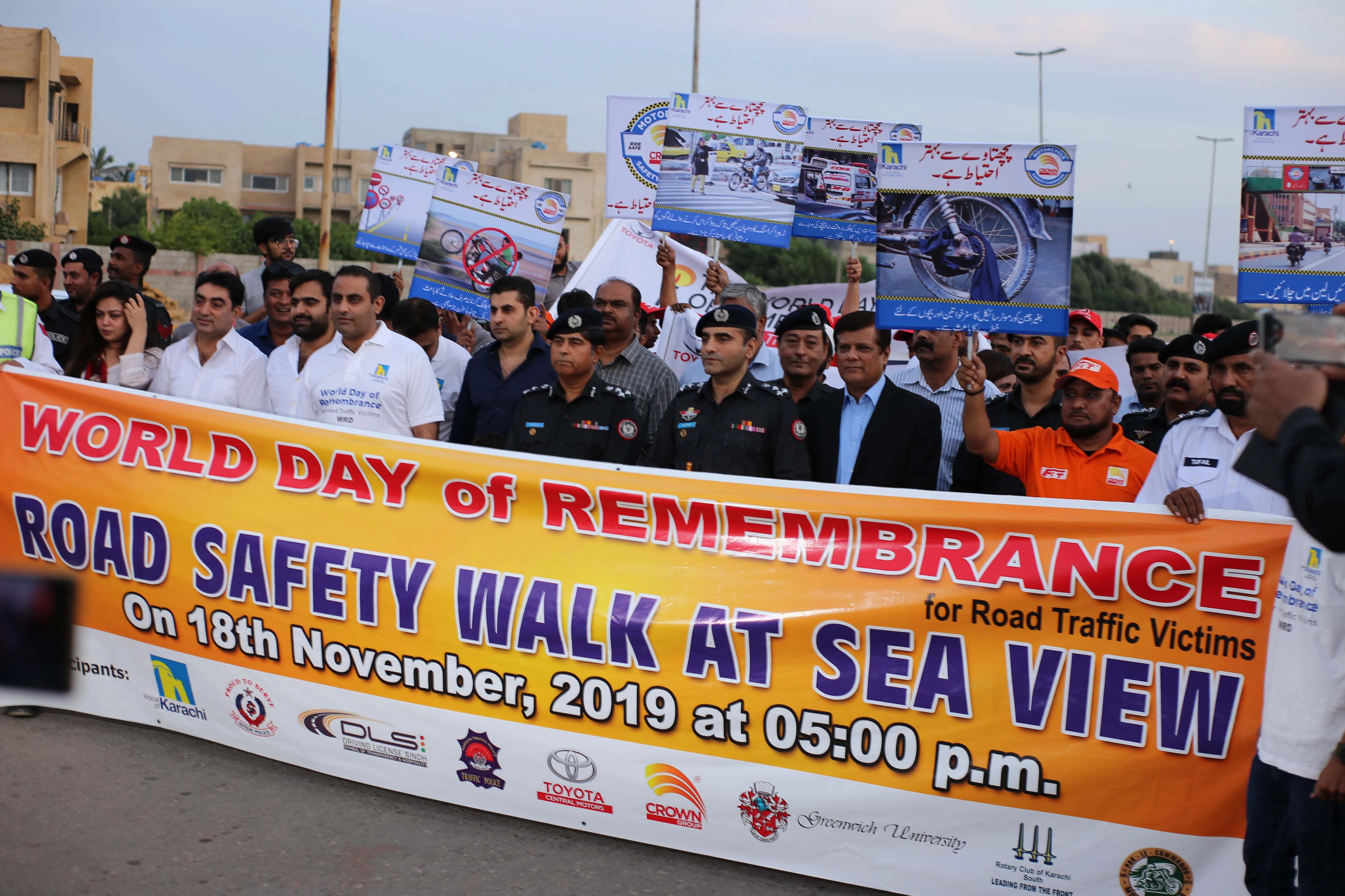 Blog cover: Salute to Karachi Police for Enforcing Helmet Safety – A Vital Life-Saving Initiative